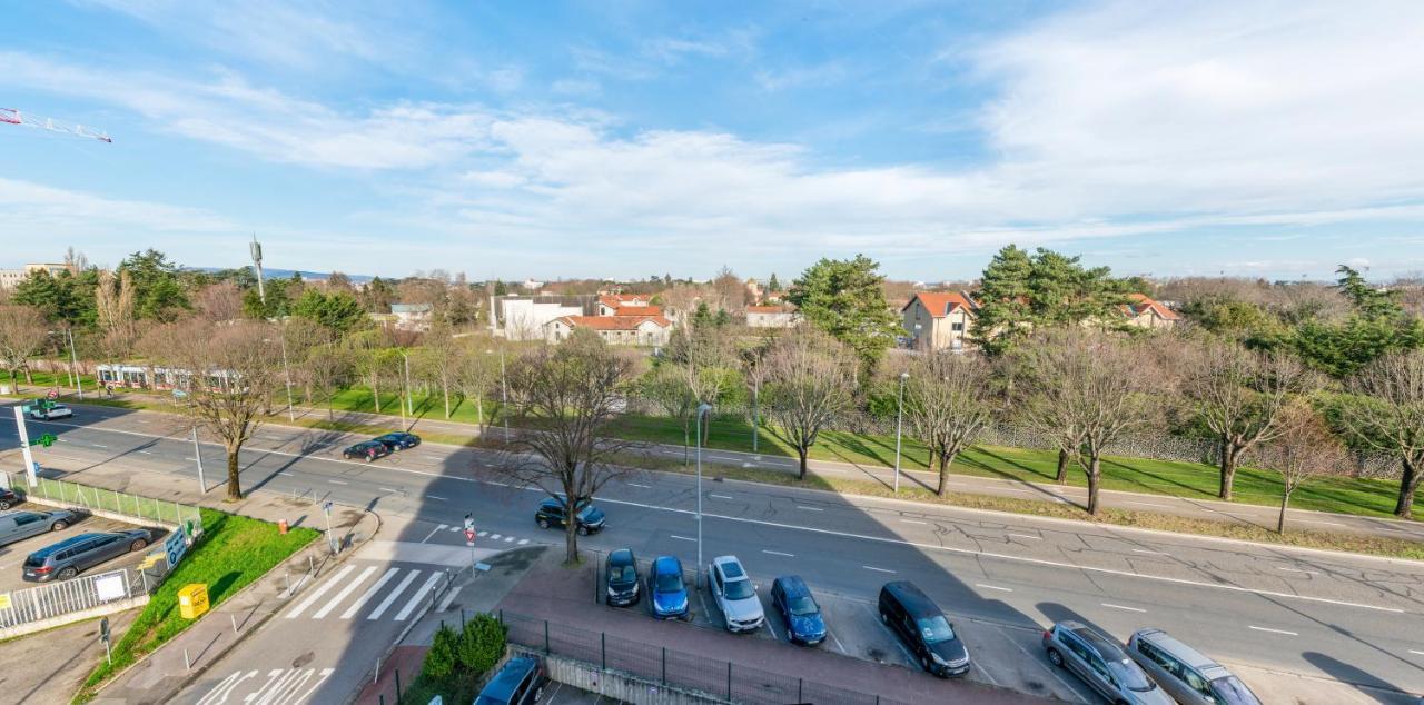 브론 T2 De Standing Climatise Avec Parking Prive, Tram T2 T5, Hopitaux Est 아파트 외부 사진